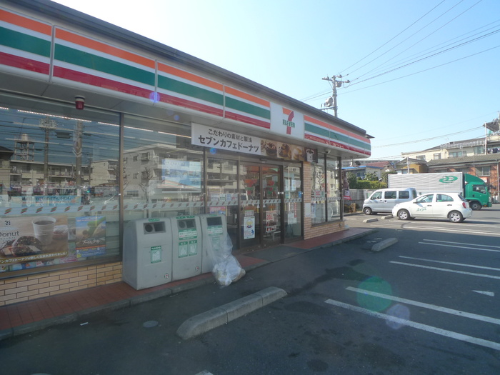 コンビニ　セブンイレブン（コンビニ）まで50m