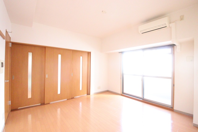 居室・リビング　※別室の参考写真の為、現況優先です。