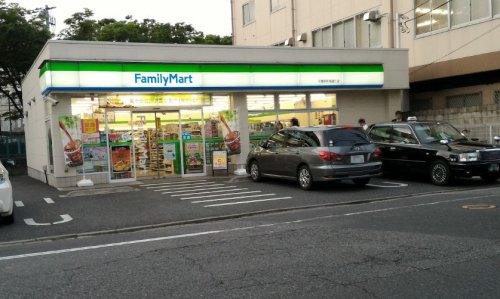 コンビニ　ファミリーマート 千葉栄町南通り店（コンビニ）まで223m