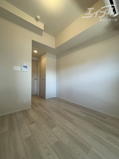 居室・リビング　白基調のお部屋になります！