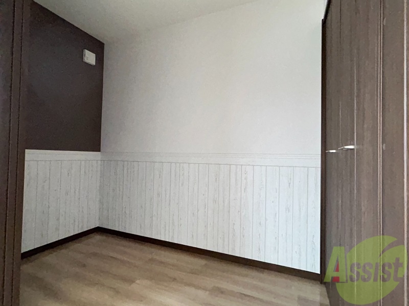 その他部屋・スペース　寝室になりそうな洋室です。シンプルで落ち着きますね。