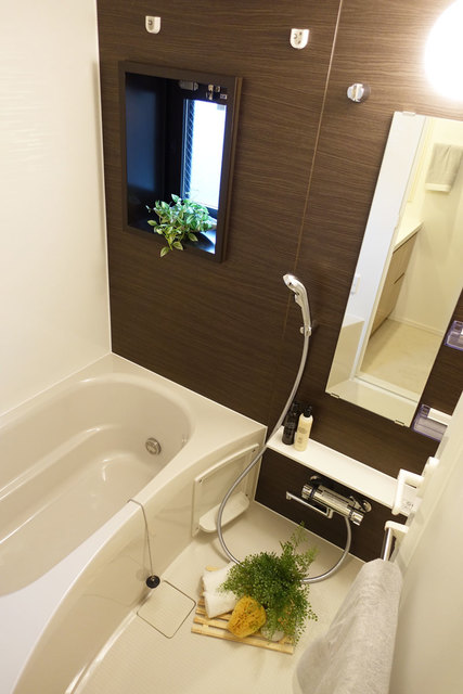 バス・シャワールーム　※写真は同タイプ住戸です。