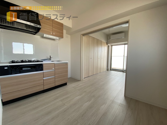 居室・リビング　落ち着いた雰囲気の内装ですね。