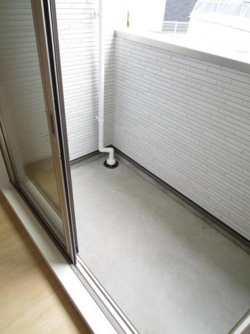 バルコニー　陽当たり良好なバルコニーです