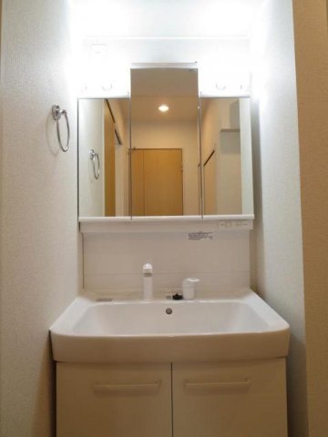 洗面設備　コンパクトで使いやすい洗面所