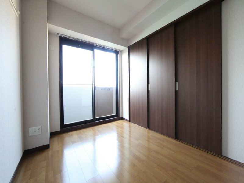 その他　洋室5帖　クローゼット付（収納充実してます）