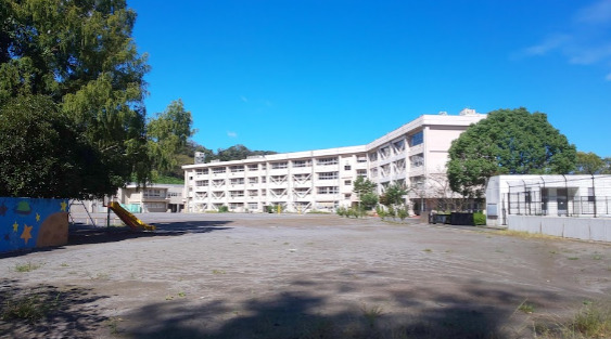 小学校　横須賀市立鷹取小学校（小学校）まで5662m