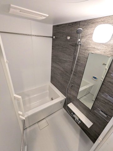 バス・シャワールーム　追焚オートバス、浴室換気乾燥機、24時間換気システム