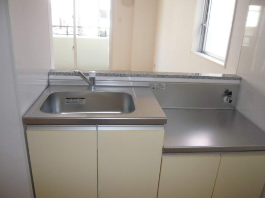 キッチン　グランドマンション　エメラルド（ＴＲ）★那覇市前島エリア