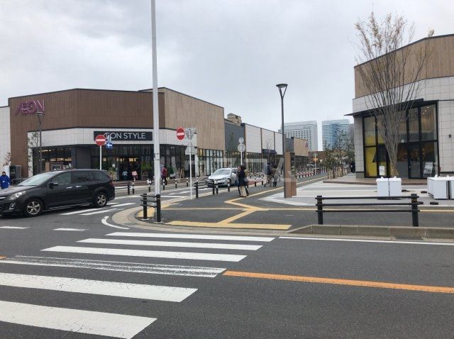 ショッピングセンター　イオンスタイル幕張ベイパーク（ショッピングセンター）まで2025m