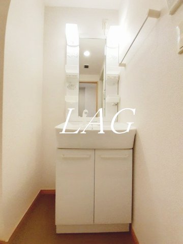 洗面設備　独立洗面台です。