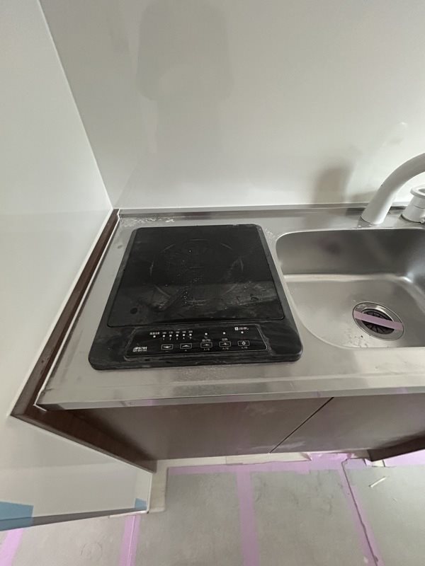 キッチン　建築中の参考写真