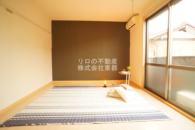 その他部屋・スペース　南西向きで日当たり良好なお部屋！暖かな日差しが入ります♪※家