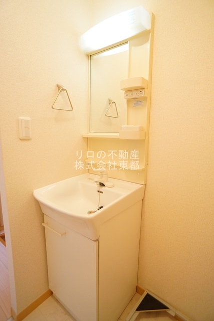 洗面設備　嬉しい洗面台は独立タイプ！