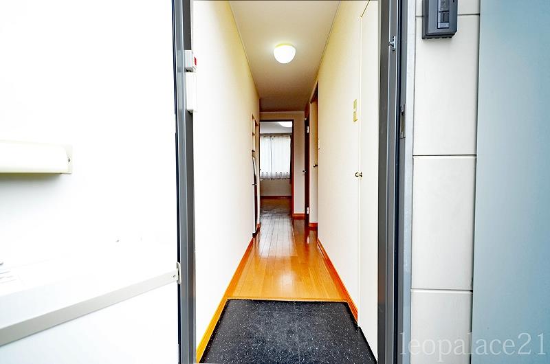 玄関　同シリーズの類似となります。現況を優先致します。