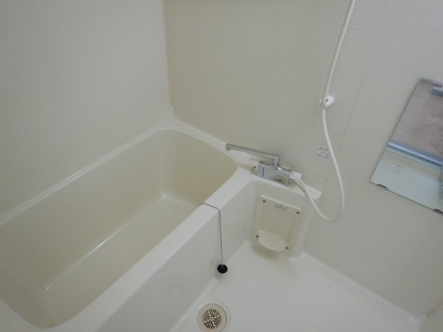 バス・シャワールーム　岡山市中区倉田　ネクスト倉田西館　３LDK　風呂
