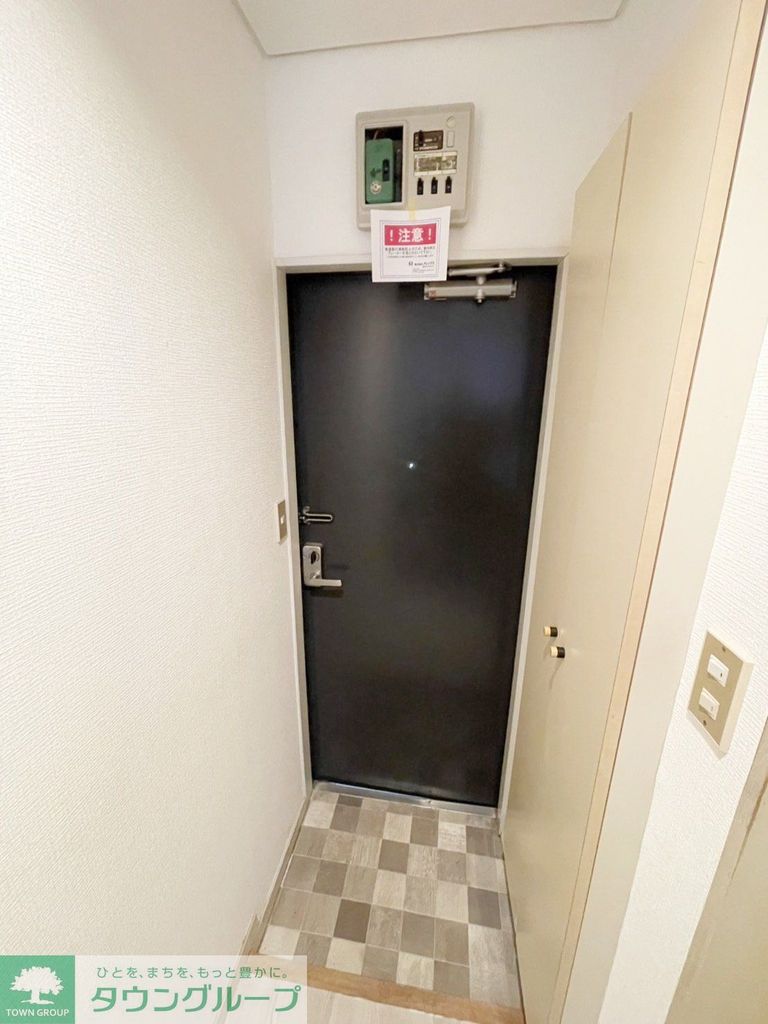 玄関　※別号室参考写真です