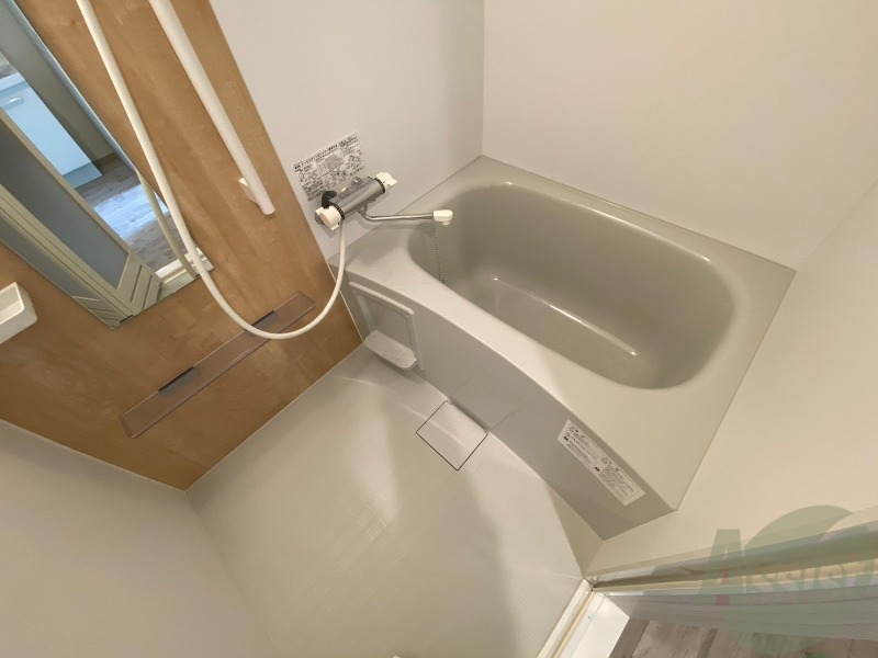 バス・シャワールーム　お風呂になります。一日の疲れを癒してくださいね。