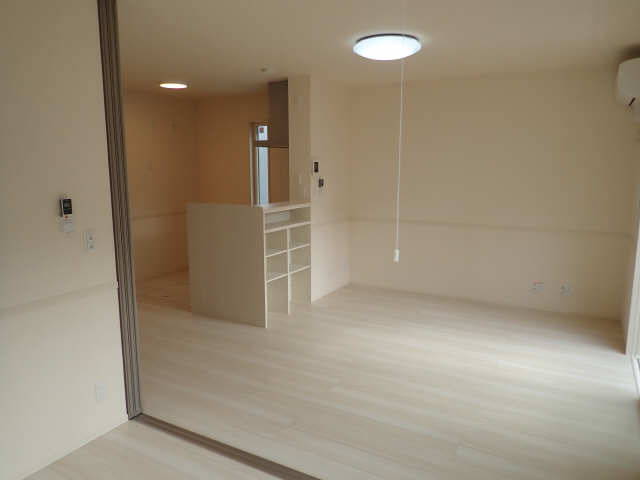 居室・リビング　同型参考写真