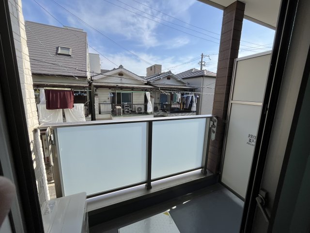 バルコニー　イメージとして同マンション他部屋を表示しています