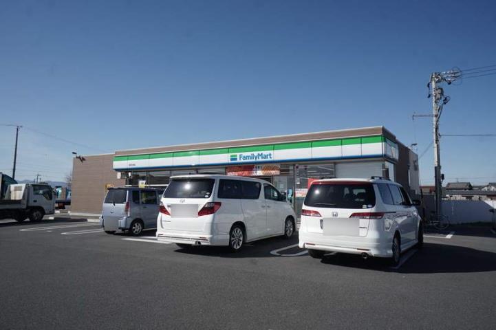 コンビニ　ファミリーマート（コンビニ）まで1782m