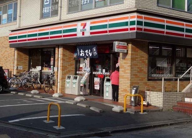 コンビニ　セブンイレブン（コンビニ）まで600m