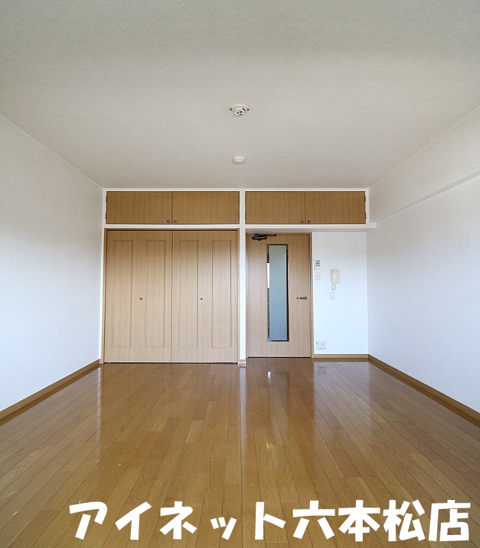 その他部屋・スペース　寝室スペースも広々です。