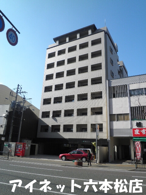 建物外観　最寄り駅まで徒歩3分圏内の人気マンションです