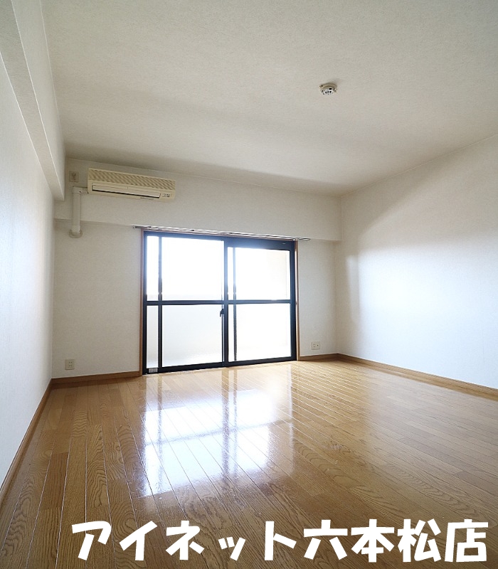 居室・リビング　広々7帖越えのお部屋です