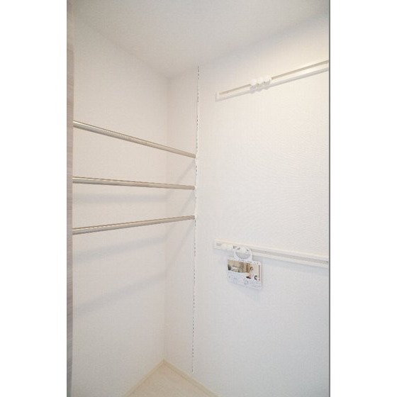 収納　ワンステップクローゼット