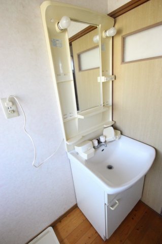 洗面設備　使いやすい洗面所です