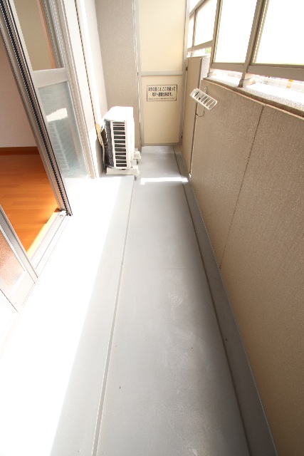 バルコニー　※別部屋の参考写真の為、原状優先です。