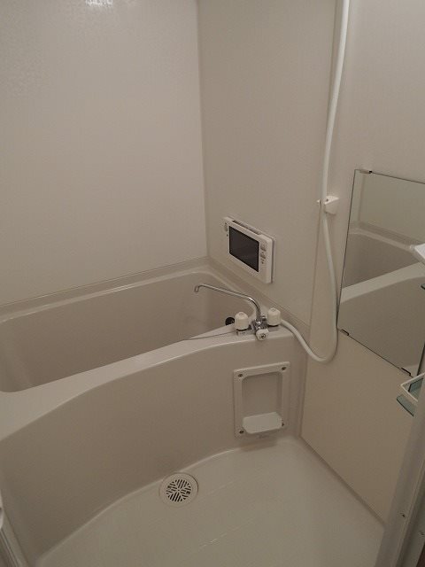 バス・シャワールーム　(同マンション別部屋)
