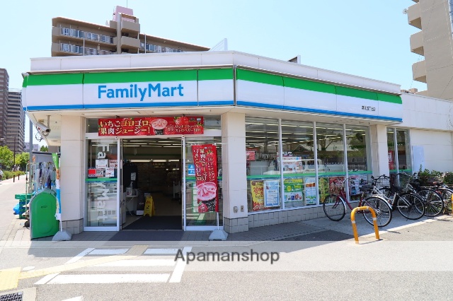 コンビニ　ファミリーマート（コンビニ）まで256m