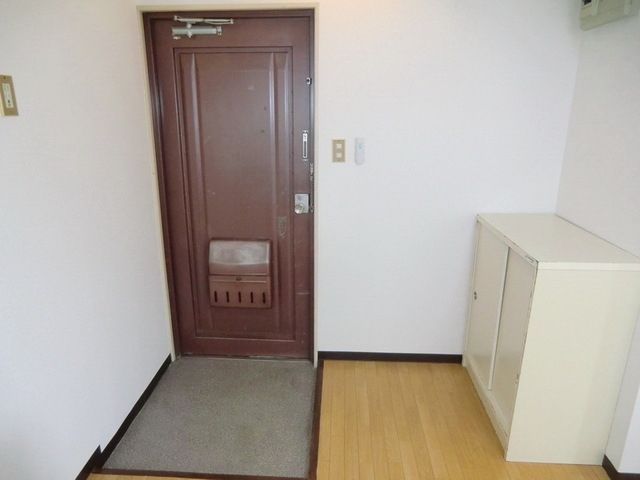玄関　下駄箱付き玄関