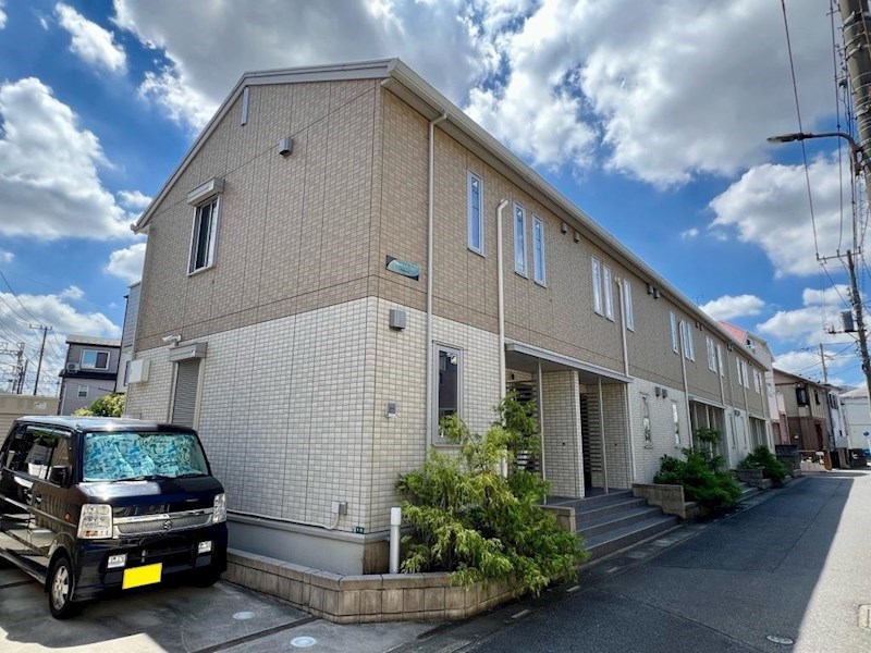 建物外観　草加駅徒歩９分（７２０ｍ）
