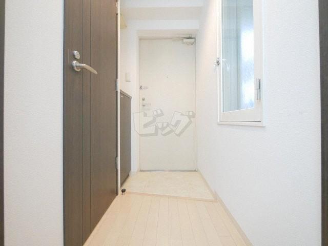 玄関　明るい玄関がお出迎えです☆