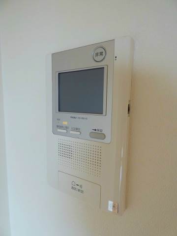 セキュリティ　ＴＶ付きインターホン完備で来客者が見えて安心。