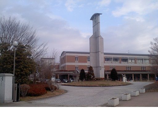 中学校　梁川中学校（中学校）まで550m