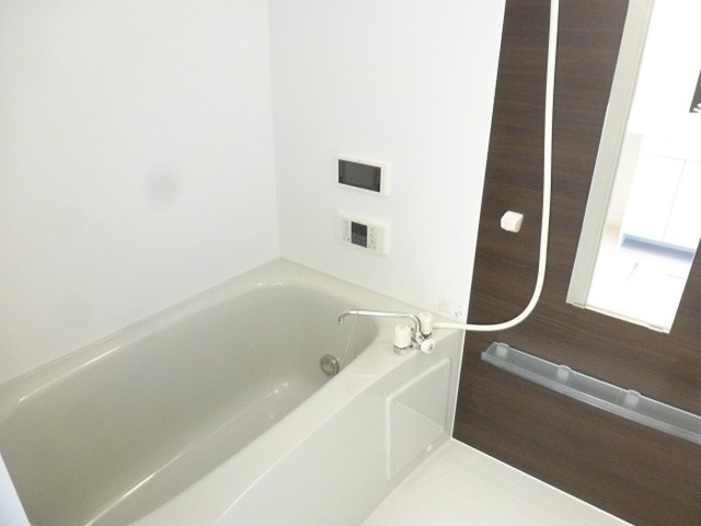 バス・シャワールーム　浴室ＴＶついてます。