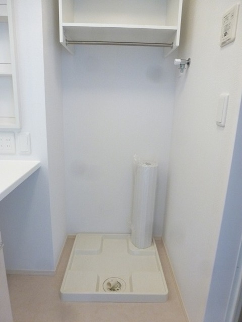 洗面設備　洗濯機置き場です。
