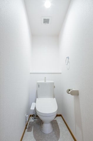 トイレ　写真はイメージです。 色仕様は現状優先となります。