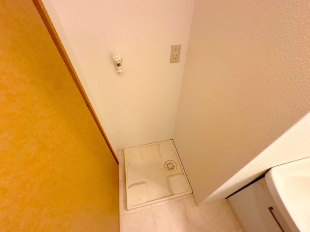 その他設備　嬉しい室内洗濯機置場。これで洗濯機も長持ちしますね。