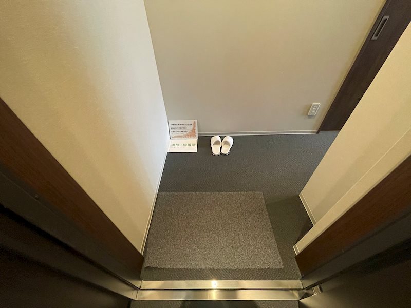 玄関　同物件別部屋
