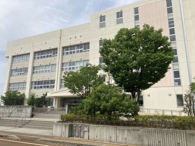 小学校　荻川小学校（小学校）まで417m