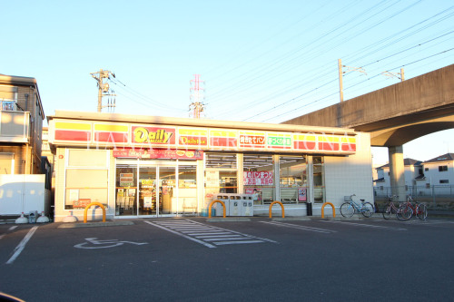 コンビニ　デイリーヤマザキ・八潮南川崎店（コンビニ）まで490m