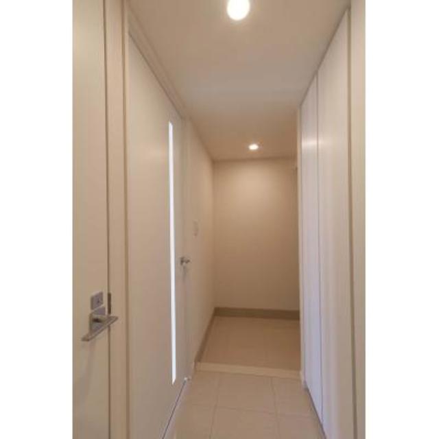 玄関　※写真は同タイプ住戸です。