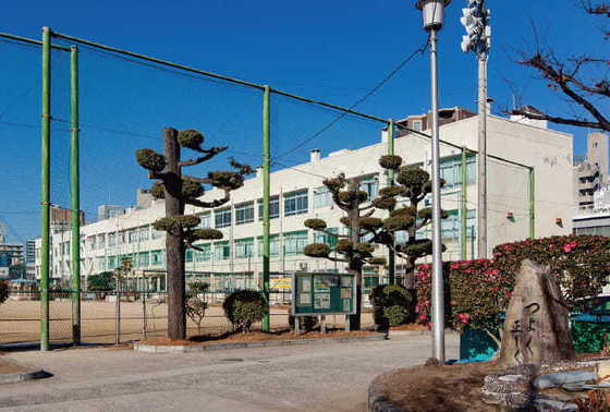 小学校　広島市立段原小学校（小学校）まで679m