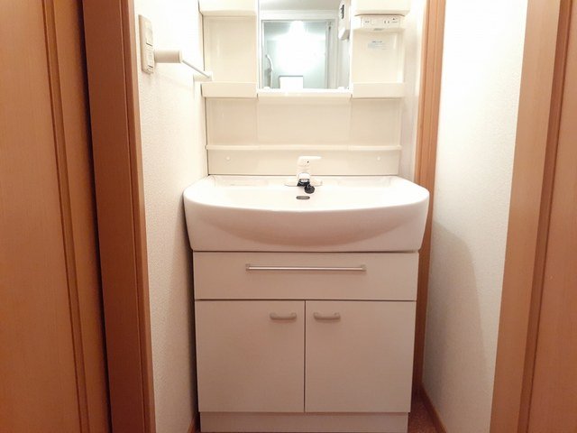 洗面設備　使いやすい洗面所です