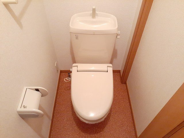 トイレ　清潔感のあるトイレです